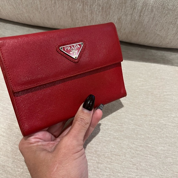 PRADA AUTHENTIC w COA Saffiano Wallet in great condition beautiful red ♥️ - Picture 12 of 16